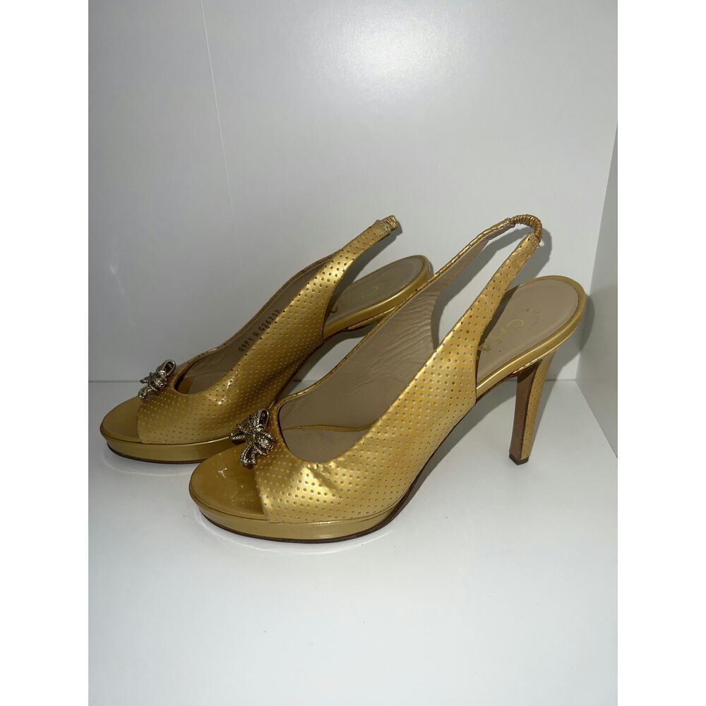 Chanel Gold Slingback Heels with Bow Detailing - Size 37,5 - Picture 3 of 3
